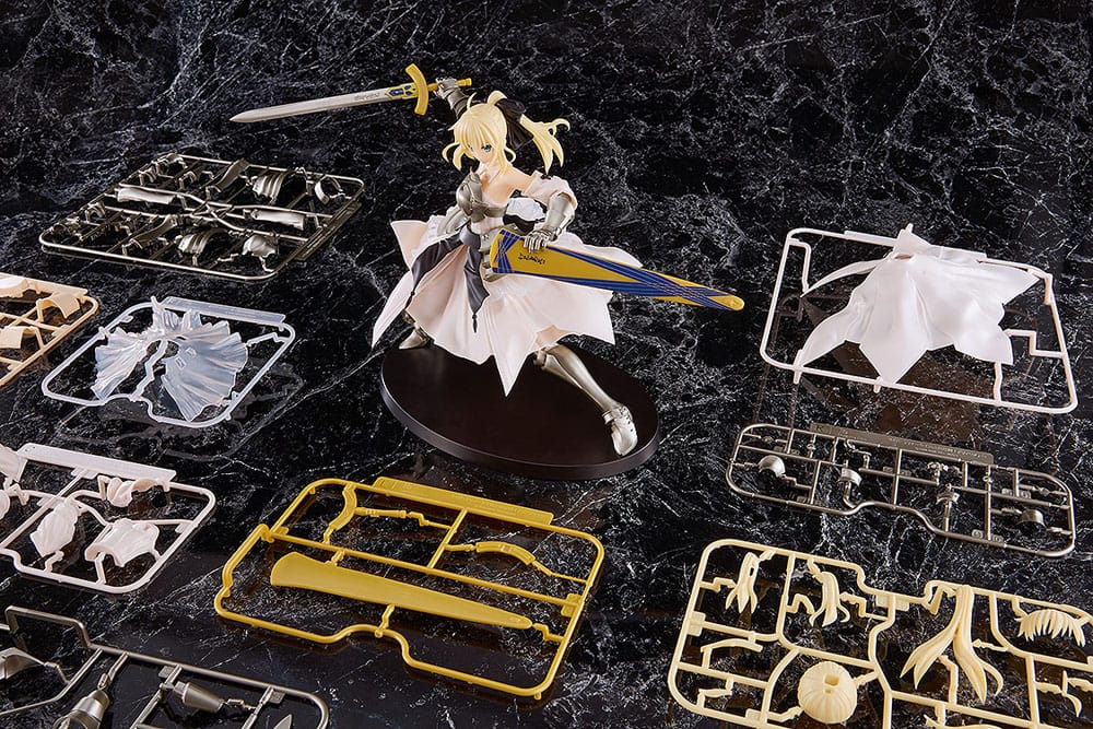 FATE STAY NIGHT - Saber Lily Distant Avalon - Model Kit 20cm