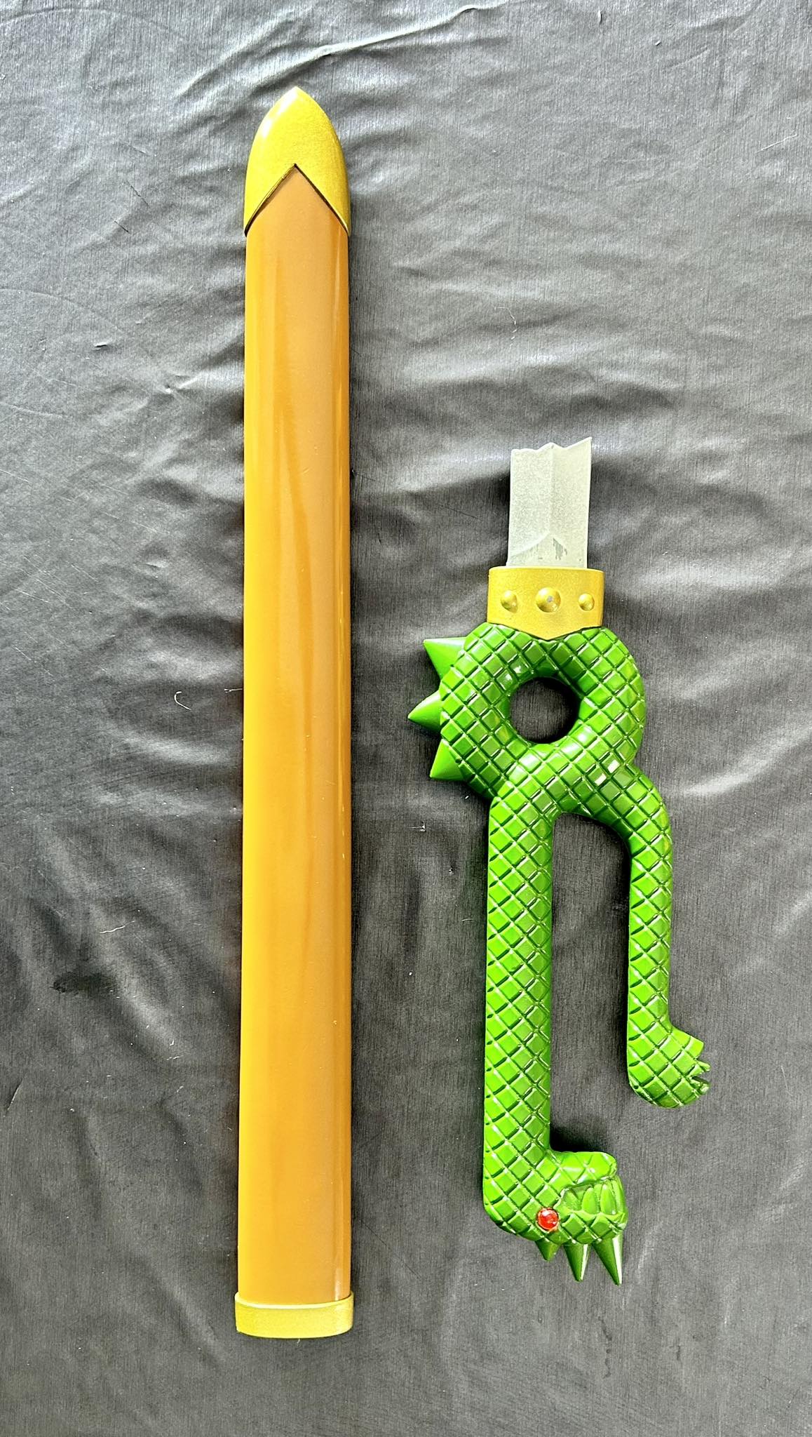 ÉPÉE ORNEMENTALE INSPIRÉE DE L'ÉPÉE À MANCHE DE DRAGON (ÉPÉE CASSÉE)  DE MELIODAS SÉRIE SEVEN DEADLY SINS