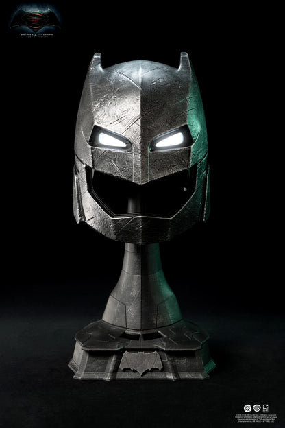 BATMAN V SUPERMAN - Casque blindé de Batman - Réplique 1/1