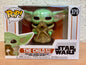 Figurine Pop Star Wars : Le Mandalorien #379 The Child with Frog