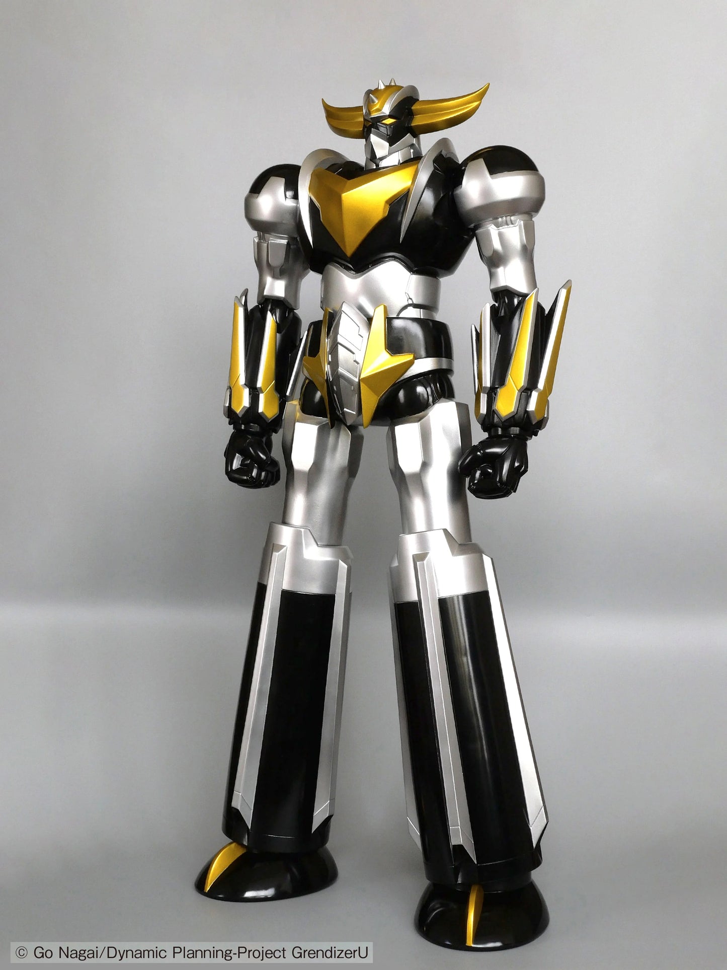 GOLDORAK U - Goldorak "Or et noir" - Figurine Jumbo 64cm