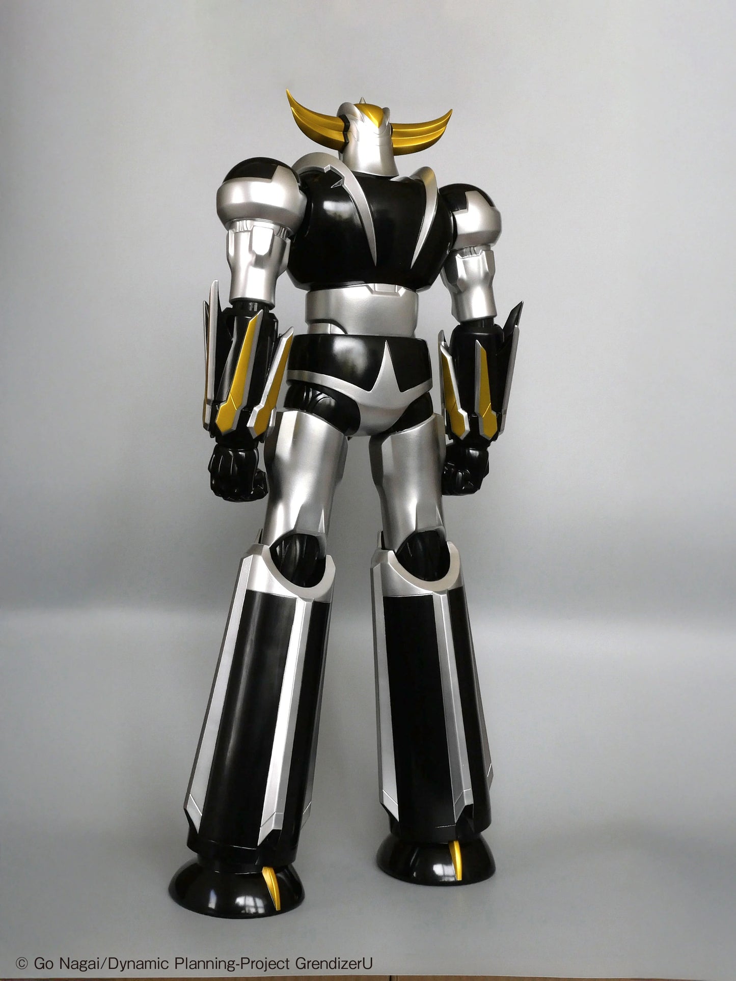 GOLDORAK U - Goldorak "Or et noir" - Figurine Jumbo 64cm