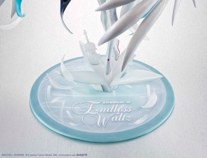 GUNDAM X HATSUNE MIKU - Lucra Miku x Wing Gundam Zero - Statuette 27cm