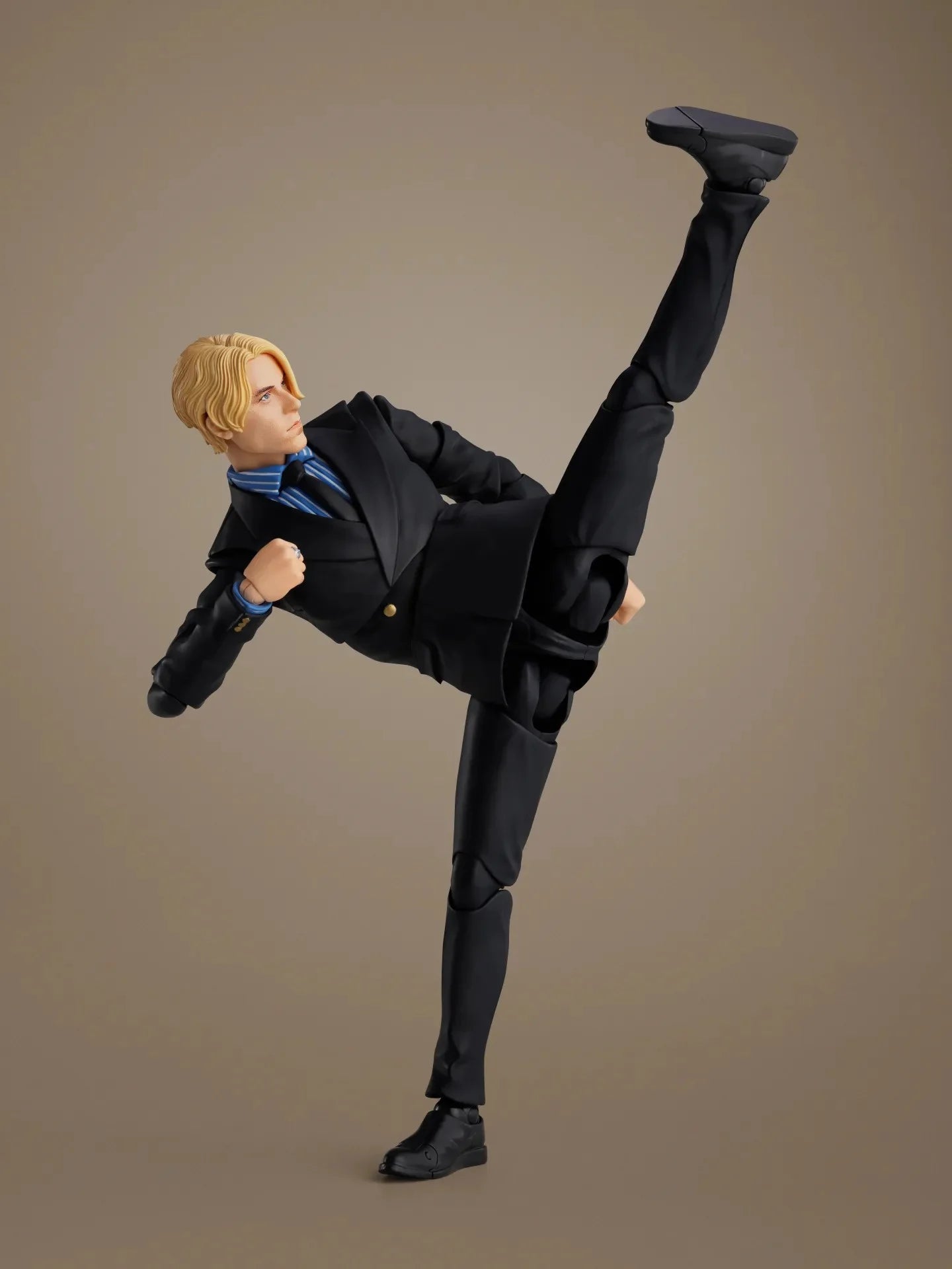 ONE PIECE NETFLIX - Sanji - Figurine S.H. Figuarts 15cm