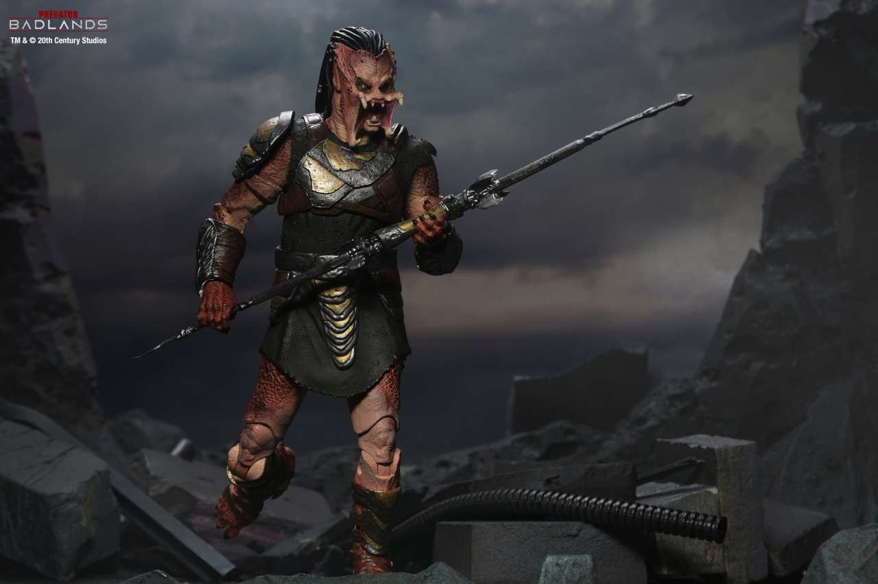PREDATOR BADLANDS - Dek Training Armor - Ultimate Figurine 17cm